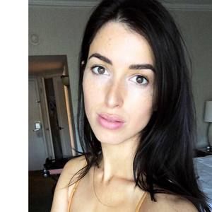 Meet your Posher, Anisa